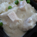 パリのワイン食堂 - 厳選鶏ムネ肉とモモ肉のフリカッセとリオブール（バターライス）