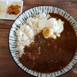 笑しべ - こだわり牛すじカレー(650円)です。