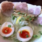 麺王道 勝 - ３周年記念限定「塩シャーシューラーメン＋味玉」￥９００