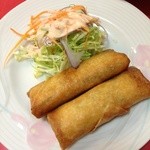 長来軒 - 熱々の春巻です。