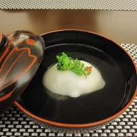 日本料理 晴山 - 蕨の入ったしんじょ