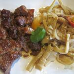 赤崁擔仔麵 - 古早筍干爌肉／干した筍と豚角煮