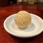 大衆中遊華食堂 八戒 - サービスの胡麻団子