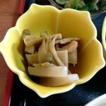 そめ忠 - 蕗と筍、蒟蒻の煮物