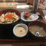 Genshisumiyaki Iroriya - カニといくらの漁師飯 1,000円（税込）