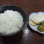 支那そば 佐川 - ここの糠漬けも店の歴史以上ありそう。