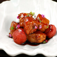 岩中豚と梅の艶煮 Black vinegar sweet and sour pork   