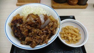 Katsuya - 牛バラ焼きチキンカツ丼（並盛）