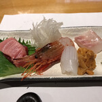 Itamaegokoro Kikuura - 生本鮪トロと赤身、鯛、アオリイカ、雲丹、縞海老の刺身