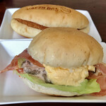 なかまちパン - ベーコンエッグジャミジャミサンドとなつかしのコロッケサンド