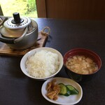あまご亭 - タケノコの味噌汁 何気に美味しいご飯♪