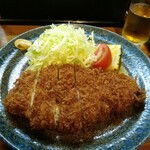 とんかつ 美味小家 - 季節オリジナルメニュー｢ふきのとう味噌とチーズ入りロース｣　でかいです