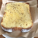 自家焙煎珈琲 かめとかめ - チーズトースト（600円）