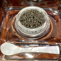 海味 - 海味さん特別設えのキャビア　塩気も柔らかくとてもすっきりとした旨味が感じられます♪