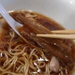 中華そば しば田 - 中華そば食べ進める