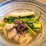 柚木元 - 2020.4 熊白湯スープの草鍋（ツキノワグマのロース、ウルイ、甘草、のらぼう菜、コゴミ、ワラビ、野ミツバ、行者にんにく、花山椒付き木の芽）