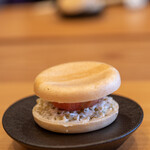 柚木元 - 2020.4 山葵とトマトの最中（山葵の茎、クリームチーズ、フルーツトマト）