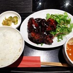 ファイヤーホール4000 - 魅惑の黒酢ソース酢鶏定食