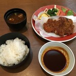 Udon Soba Dokoro Nakama - トンカツ定食