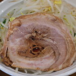 Bakumentei - 大きめのあつめの豚。