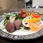 トリワイン ＰＩＫＯＳＨＨＨＵ - 前菜の盛り合わせ