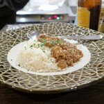 トリワイン ＰＩＫＯＳＨＨＨＵ - キーマカレー