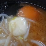 くるまやラーメン - 三陸わかめ＋バター＆生卵