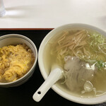 黄金そば - 私は「ミニ花とじ丼・塩ラーメンセット」で…