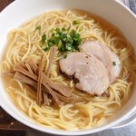 たけちゃんにぼしらーめん - 料理写真:お取り寄せ塩ラーメン(麺２玉、青ねぎ追加)