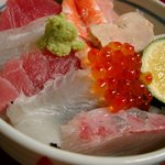 Okamoto Sushi - ちらしが最高です　シャリが めっちゃおいしい