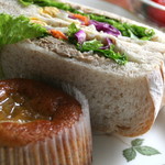 モンタボー - 青森りんごの紅茶マフィンと、サンドイッチ