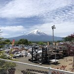 デリカフェ - 綿半駐車場からの富士山