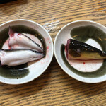 かぶと - 天然と養殖の頭の嗅ぎ比べ
