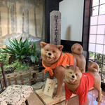 むさし - 犬の彫刻