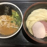 麺屋一燈 - 濃厚細つけ麺～パッツリ低加水麺～