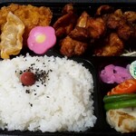 ほかほか弁当 - 唐揚げデラックス弁当ごはん(大)