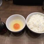 中華そば まるたけ - 蔵王滋養卵使用たまごかけごはん170えん