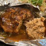 洋食家 マルベリー - 特製ハンブルグステーキはパサパサでした。見ての通り肉汁なし。