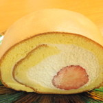 パティスリー・ド・ロマン - 苺生ロール