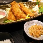 わらべ菜魚洞 - 黄金色のアジフライ