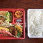 弁当のはちわか - おかずライス弁当＠890円