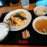 Kanton Kateiryouri Okamura - キクラゲと卵と豚肉の炒め物800円