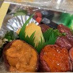 にくの助 - 特上肉寿司の7貫食べ比べ 3,500円。