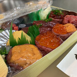 にくの助 - 特上肉寿司の7貫食べ比べ 3,500円。