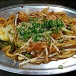 Ebisu - MIXホルモン焼うどん 800円+税