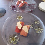 プレゼンテ スギ - 皿の柄が紅白