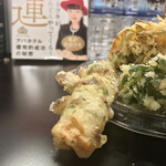そばの神田 東一屋 - ちくわ天！　
      デロリン