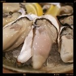 牡蠣 やまと - 夏季は兵庫県・赤穂産の生牡蠣です♪大きくてプリップリ。