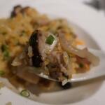 中国飯店 富麗華 - 牛肝菌炒飯喰らう