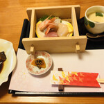 上田 - 2500円コースより、お造りや前菜、煮付け・・他天ぷらや汁物、デザート、コーヒーも付いておりました(o^^o)